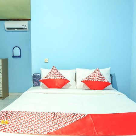 Oyo 1662 Zury Homestay Kuta  المظهر الخارجي الصورة
