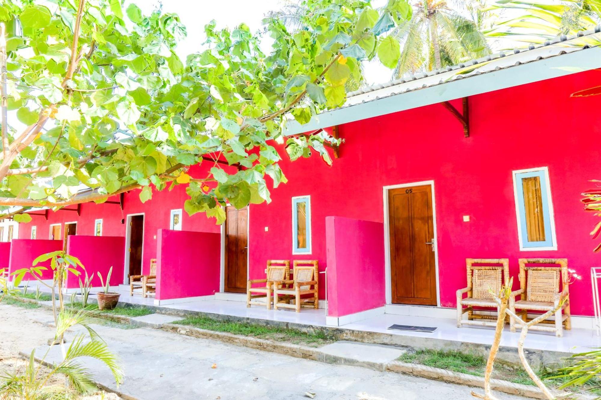 Oyo 1662 Zury Homestay Kuta  المظهر الخارجي الصورة