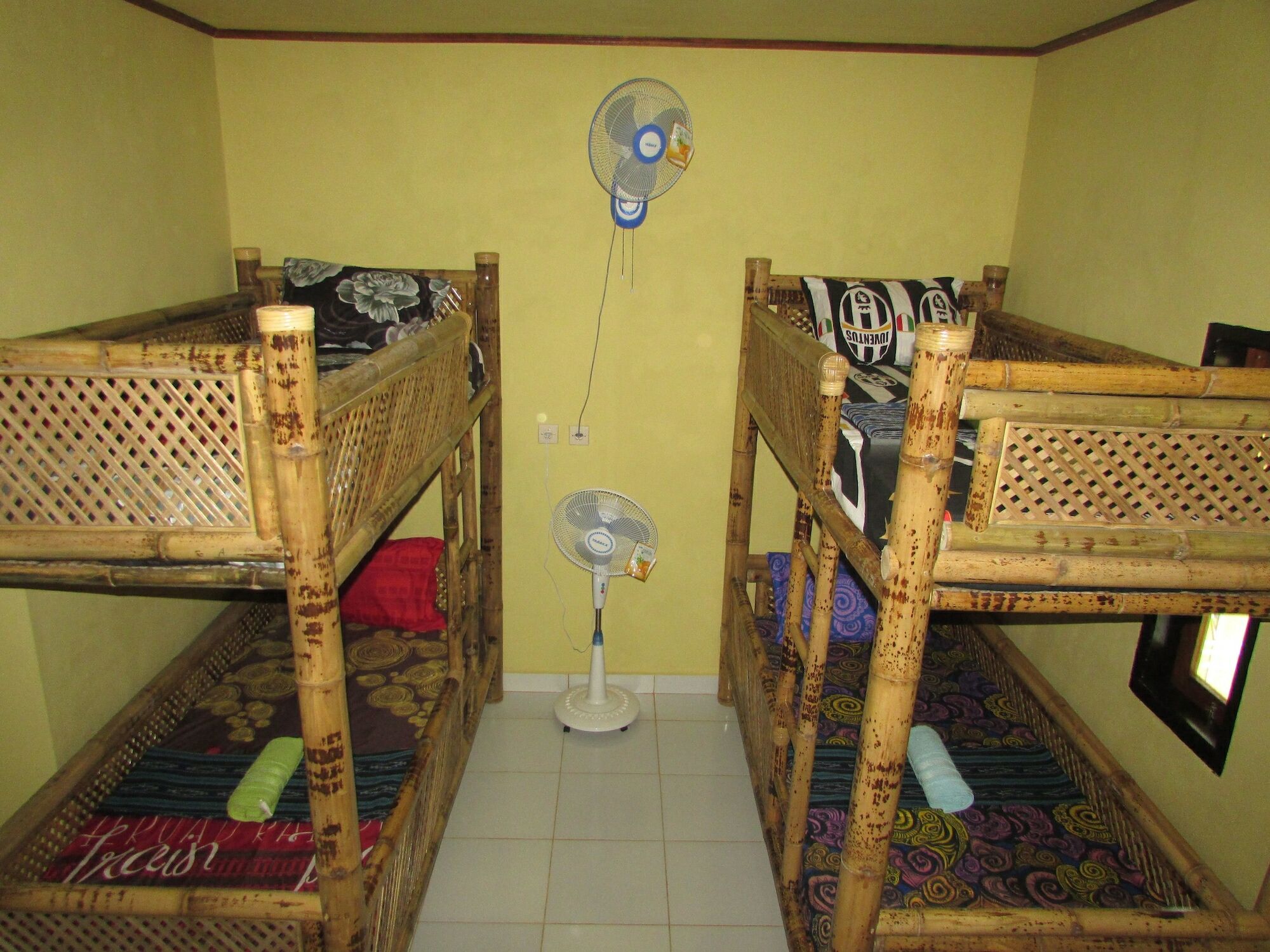 Oyo 1662 Zury Homestay Kuta  المظهر الخارجي الصورة